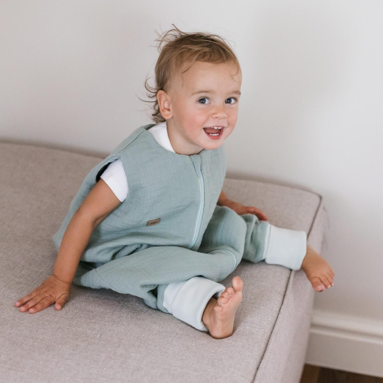 Musselin-Schlafsack Malaga mit Beinen 0,5 TOG, Mint – Vorderansicht
